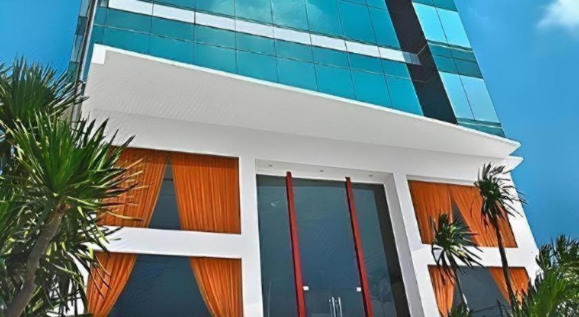 Hotel Apita Cirebon Exterior foto